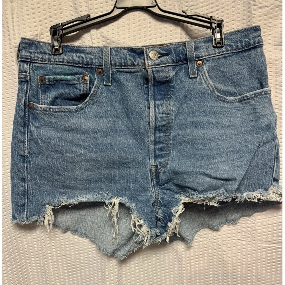 Levi's 501 Denim Women's Raw Hem Button Fly Shorty Shorts Size W 33 Stretch Blue